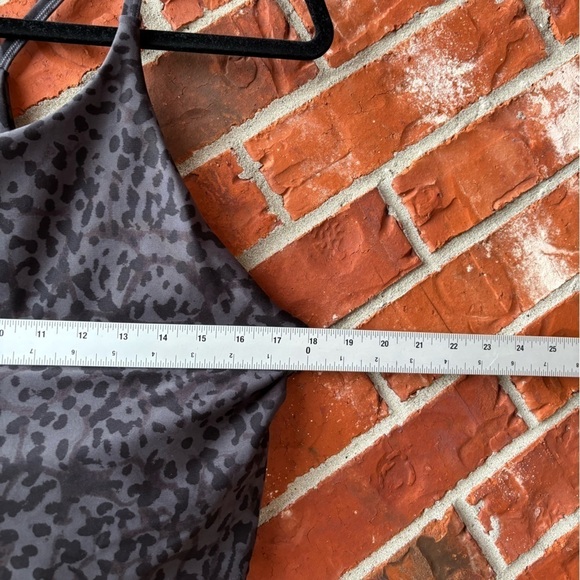 Old Navy Womens XL Powersoft Gray Black Leopard Animal Print Sports Bra Tank - Picture 5 of 7